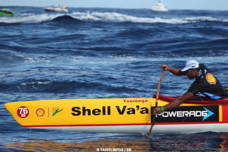 Hiromana Florès est le Fa'ahoro de Shell Va'a, il donne la cadence à l'équipe. Hiromana Florès est le Fa'ahoro de Shell Va'a, il donne la cadence à l'équipe.