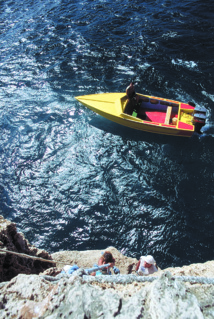 Le plus dur, c’est l’escalade de la falaise pour arriver au niveau des nids.