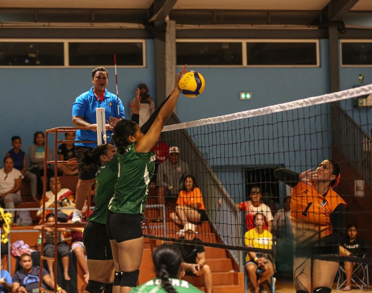 Le volley-ball au centre des échanges culturels. Le volley-ball au centre des échanges culturels.
