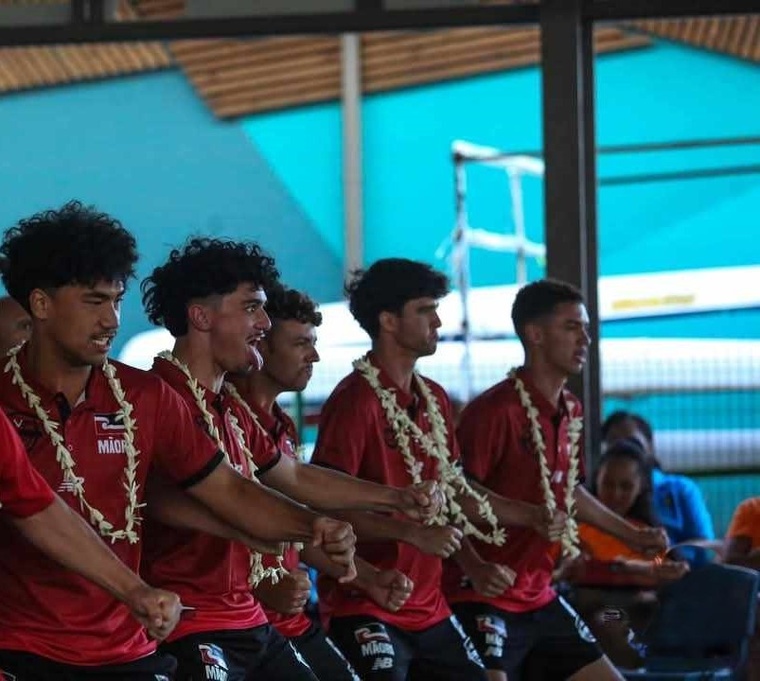 Le haka des jeunes Néo-Zélandais. Le haka des jeunes Néo-Zélandais.