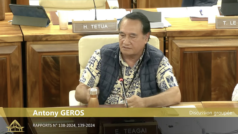 Antony Geros, le président de l'assemblée, jeudi à Tarahoi lors des débats. Antony Geros, le président de l'assemblée, jeudi à Tarahoi lors des débats.