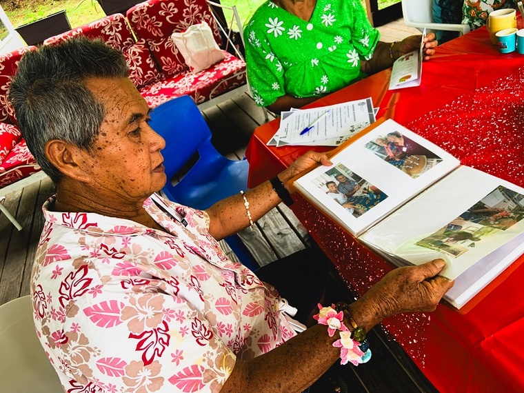 Michel, membre du Fare depuis six ans, a retracé les activités faites depuis son arrivée au centre. Crédit photo : Thibault Segalard. Michel, membre du Fare depuis six ans, a retracé les activités faites depuis son arrivée au centre. Crédit photo : Thibault Segalard.