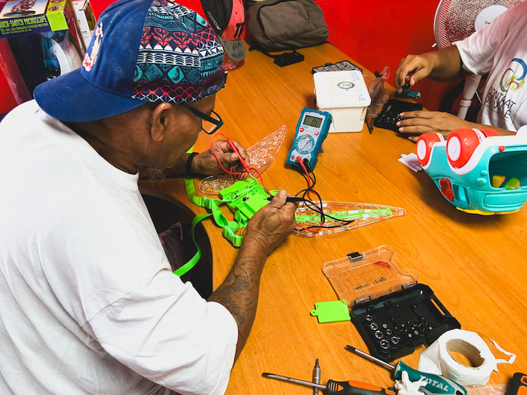 Les jouets ont été triés, nettoyés et réparés. Crédit photo : Thibault Segalard. Les jouets ont été triés, nettoyés et réparés. Crédit photo : Thibault Segalard.