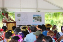 Le président polynésien Edouard Fritch à la tribune officielle lors de la pose de la première pierre du futur collège/lycée de Bora Bora.