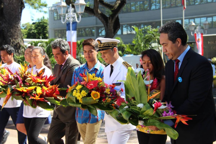 Le traditionnel dépôt de gerbe des autorités au monument aux morts avenue Pouvana'a Oopa, à Papeete. Le traditionnel dépôt de gerbe des autorités au monument aux morts avenue Pouvana'a Oopa, à Papeete.