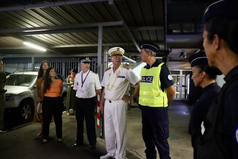 La tournée de Saint-Sylvestre du haut-commissaire : Hommage et prévention La tournée de Saint-Sylvestre du haut-commissaire : Hommage et prévention