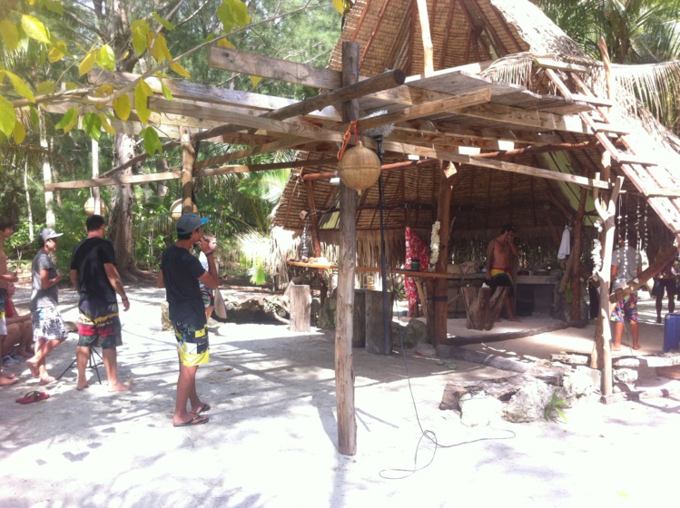 Le fare pote'e qui a servi de décor principal. Le fare pote'e qui a servi de décor principal.