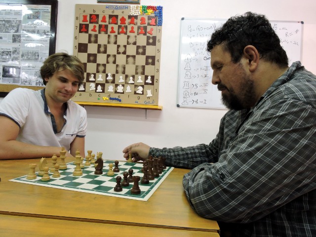 Affrontez un grand maître international aux échecs