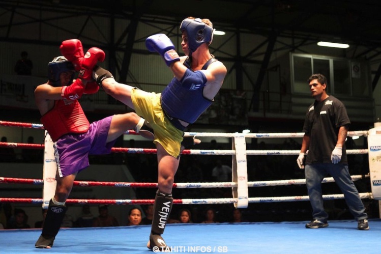 Kalani Kavera a gagné par abandon à la 3e reprise Kalani Kavera a gagné par abandon à la 3e reprise