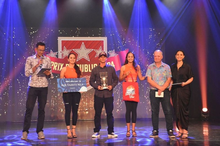 Kauli Vaast, prix du public du meilleur athlète de l’année. Kauli Vaast, prix du public du meilleur athlète de l’année.