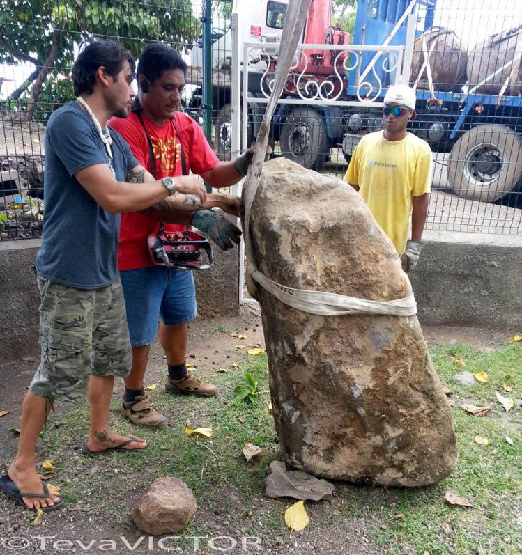 Teva Victor sculpte en "live" Teva Victor sculpte en "live"