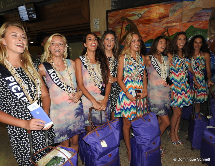 Miss France : les 31 perles chantent "Manava" avant de s'envoler Miss France : les 31 perles chantent "Manava" avant de s'envoler