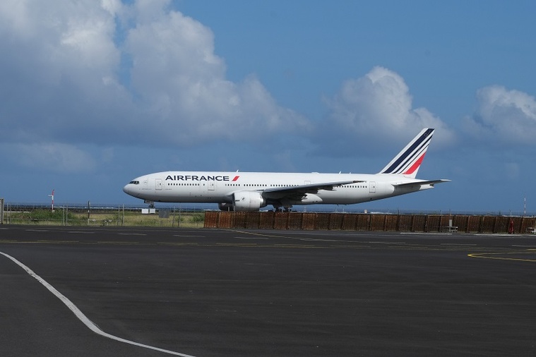 Moetai Brotherson a confirmé l'attribution de fréquences supplémentaires à Air France et Delta Airlines pour la saison prochaine. Crédit photo : Archives TI. Moetai Brotherson a confirmé l'attribution de fréquences supplémentaires à Air France et Delta Airlines pour la saison prochaine. Crédit photo : Archives TI.