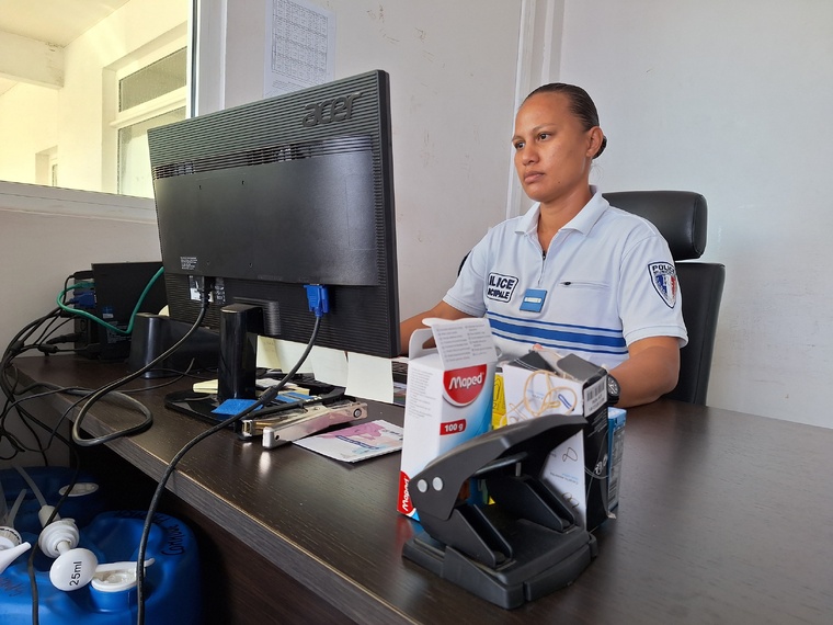 Entre terrain et administratif, elle supervise une équipe de 20 agents pour assurer la sécurité publique. Entre terrain et administratif, elle supervise une équipe de 20 agents pour assurer la sécurité publique.