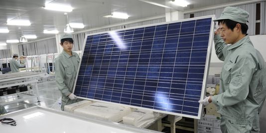 Panneaux solaires chinois: l'UE examine une prolongation des mesures antidumping