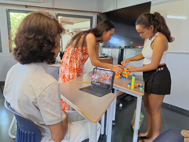 Initiation au stop-motion avec Nyko PK16. Initiation au stop-motion avec Nyko PK16.