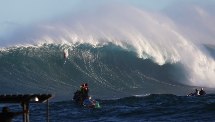 Shane Dorian a pris la bombe de la journée mais avant la compétition, rien pendant la finale Shane Dorian a pris la bombe de la journée mais avant la compétition, rien pendant la finale