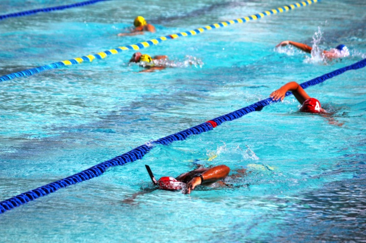 La température de l'eau était particulièrement élevée La température de l'eau était particulièrement élevée
