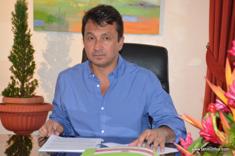 Nuihau Laurey annonce la rédaction d’une question écrite, avec son homologue Lana Tetuanui, pour demander au Premier ministre de préciser l’attitude de l’Etat vis-à-vis des engagements pris avec les Polynésiens, notamment dans le cadre de la dette de l'après-nucléaire.