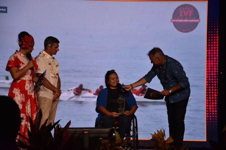 Lisiane Teiri, deux fois championne du monde de va’a en V6 vitesse à Hilo 2024, prix handi sport féminin. Lisiane Teiri, deux fois championne du monde de va’a en V6 vitesse à Hilo 2024, prix handi sport féminin.