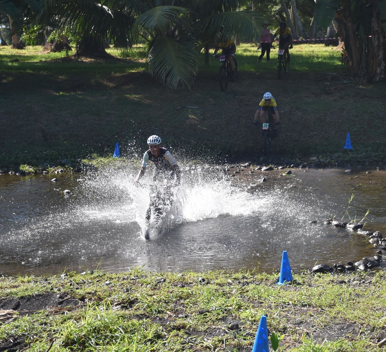 Le passage de la rivière est un élément clé du parcours. Le passage de la rivière est un élément clé du parcours.
