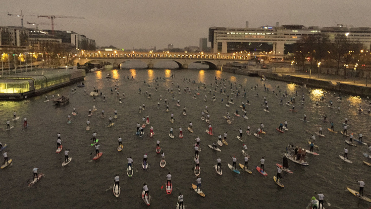 SUP Race – ‘Nautic Paris Crossing’ : Steeve Teihotaata traverse Paris en SUP. SUP Race – ‘Nautic Paris Crossing’ : Steeve Teihotaata traverse Paris en SUP.