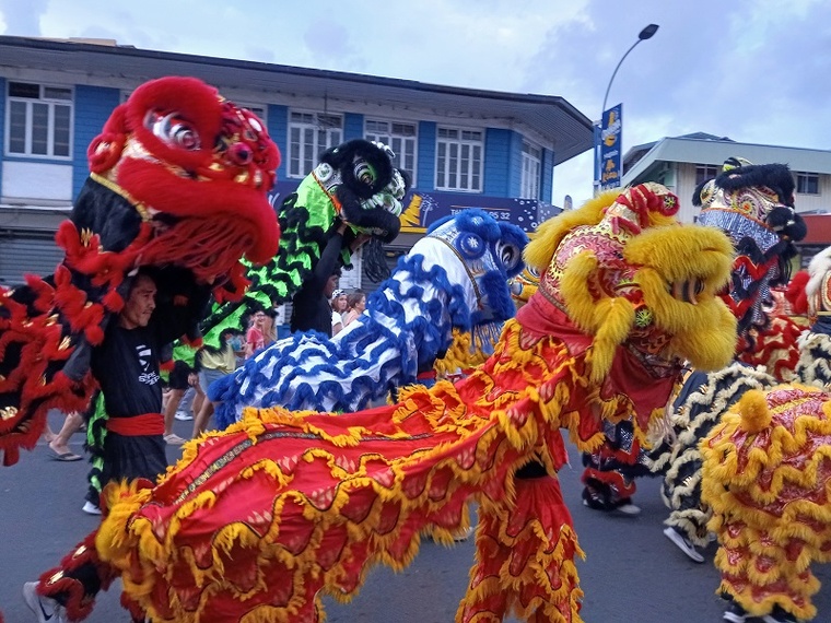 Le défilé des lanternes pour clôturer en beauté Le défilé des lanternes pour clôturer en beauté