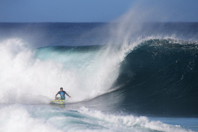 Michel Bourez s'incline face au King mais se qualifie pour 2016 Michel Bourez s'incline face au King mais se qualifie pour 2016