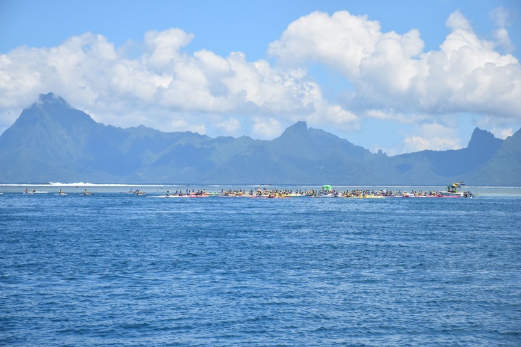 Il y avait du monde dans le lagon de Taapuna. Il y avait du monde dans le lagon de Taapuna.