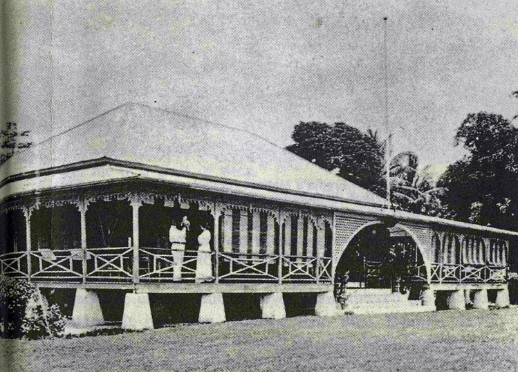 Le palais de Gunnatambu, à Ralum, sur la commune de Kokopo. La photo date de 1913, trois ans après le départ de la reine des lieux.