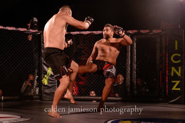 Henri a concouru dans diverses disciplines, même en MMA Henri a concouru dans diverses disciplines, même en MMA