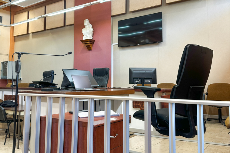 Tué à coups de bloc de béton Tué à coups de bloc de béton