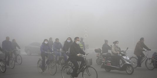 Pékin plongé sous un brouillard polluant déclenche une 2e alerte rouge