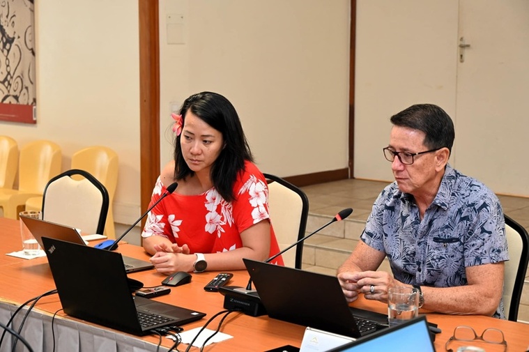 Vaihere Lissant et Jean-Marc Mocellin (crédit photo APF) Vaihere Lissant et Jean-Marc Mocellin (crédit photo APF)