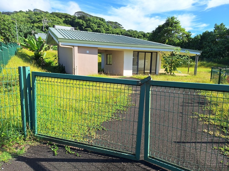 Les deux maisons attribuées en 2022 à Vahine Orama Tahiti Iti sont vides. Les deux maisons attribuées en 2022 à Vahine Orama Tahiti Iti sont vides.