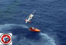 Un bonitier en panne moteur au large des Marquises