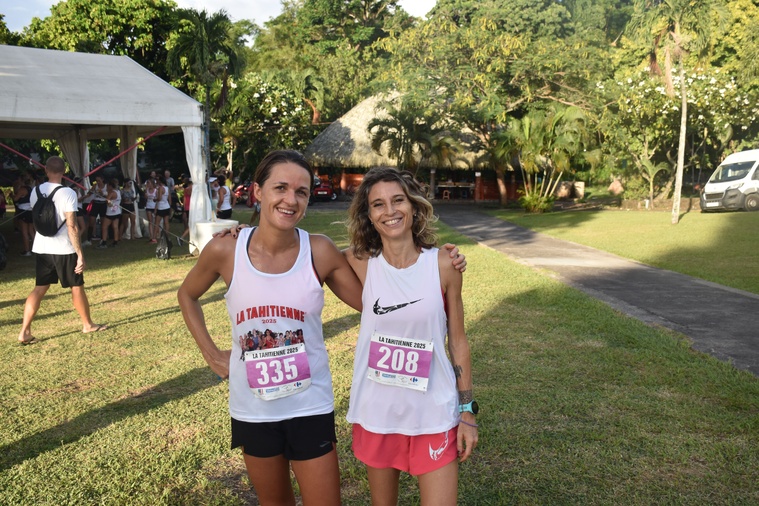 Sophie et pauline ont couru entre amies. Sophie et pauline ont couru entre amies.