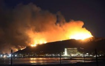 Californie: un incendie provoque coupures de routes et évacuations Californie: un incendie provoque coupures de routes et évacuations