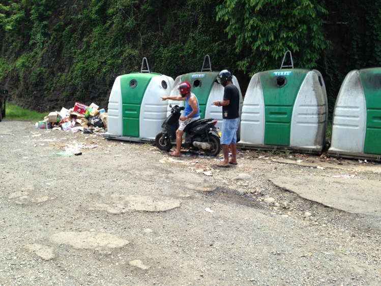 Ce matin, la mairie et la SEP ont nettoyé le site Ce matin, la mairie et la SEP ont nettoyé le site