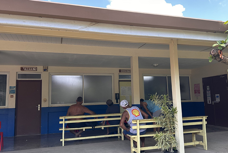 La mission CMS de passage aux Marquises La mission CMS de passage aux Marquises