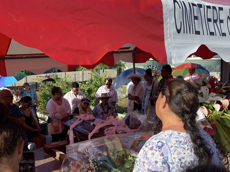 Les adieux à Jean-Marius Raapoto Les adieux à Jean-Marius Raapoto