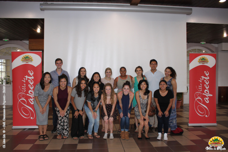 Des étudiants de l'Université de Californie du Sud accueillis à la mairie Des étudiants de l'Université de Californie du Sud accueillis à la mairie