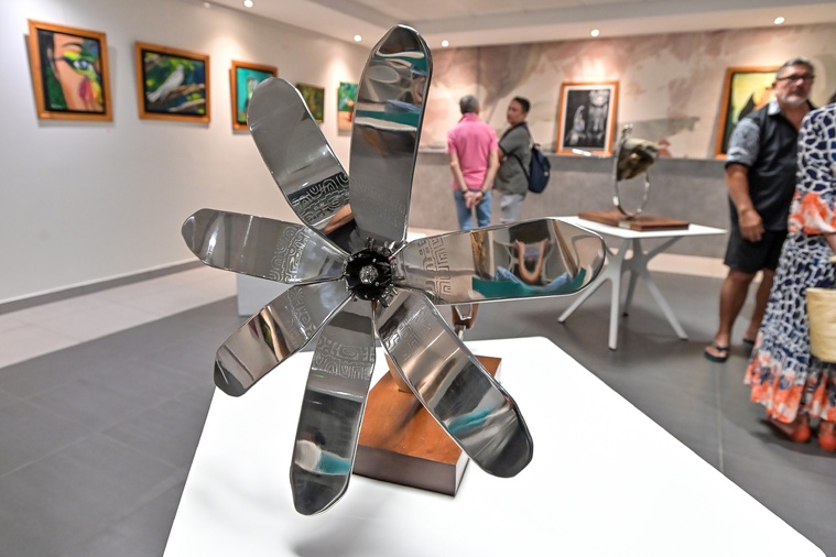 Miri Aunoa et Jean-Paul Teuira : deux talents émergents qui magnifient Tahiti Miri Aunoa et Jean-Paul Teuira : deux talents émergents qui magnifient Tahiti