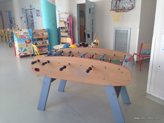 Une salle de jeux est également disponible pour permettre à l'enfant de s'épanouir dans ce milieu hospitalier