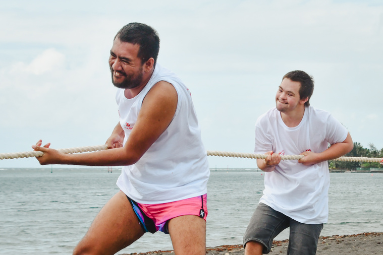 Le tir à la corde a réveillé l'esprit de compétition chez certains, mais toujours dans la bonne humeur ! Le tir à la corde a réveillé l'esprit de compétition chez certains, mais toujours dans la bonne humeur !