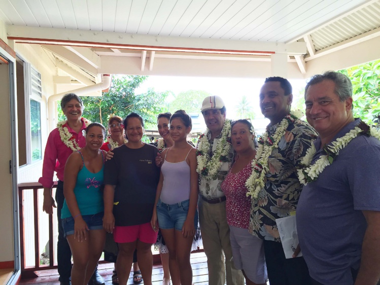 Tournée gouvernementale à Moorea Tournée gouvernementale à Moorea