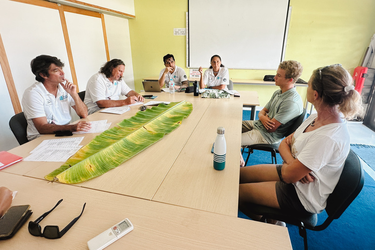 Les entretiens ont permis de passer au peigne fin les résultats scolaires des candidats ! Un impératif pour le lycée de Papara qui vise l'excellence. Les entretiens ont permis de passer au peigne fin les résultats scolaires des candidats ! Un impératif pour le lycée de Papara qui vise l'excellence.
