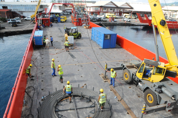 Numérique : deux projets pour un nouveau câble sous-marin