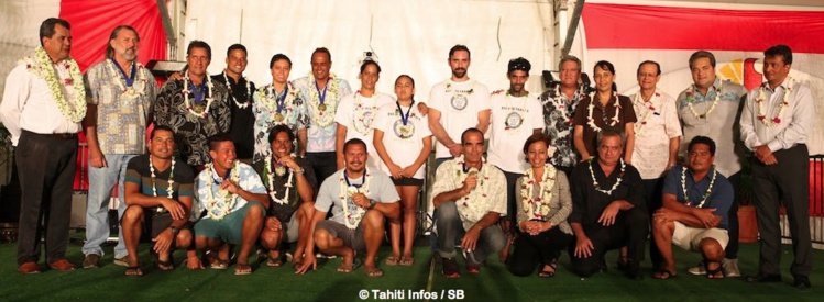 Presque toute la grande famille du surf polynésien était réunie, pour la première fois Presque toute la grande famille du surf polynésien était réunie, pour la première fois