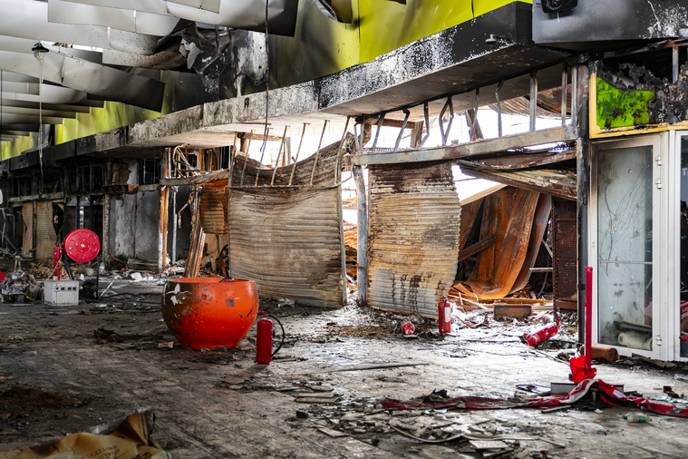 Le centre commercial Kenu In, à Dumbéa, détruit lors des émeutes de 2024. Delphine MAYEUR / AFP Le centre commercial Kenu In, à Dumbéa, détruit lors des émeutes de 2024. Delphine MAYEUR / AFP
